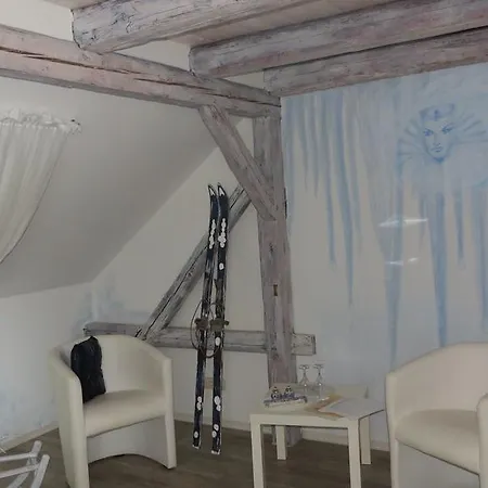 Maerchenpension Rotkaeppchen Und Der Wolf