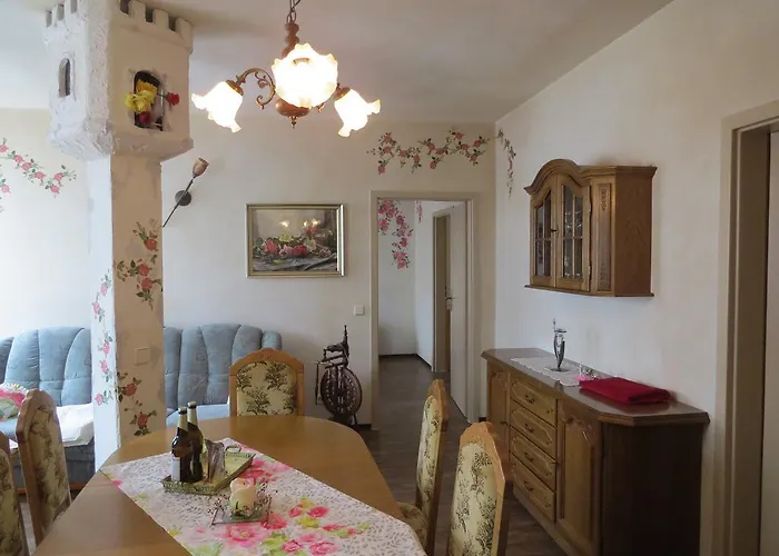 Maerchenpension Rotkaeppchen Und Der Wolf