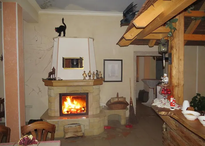 Maerchenpension Rotkaeppchen Und Der Wolf Grosswaltersdorf